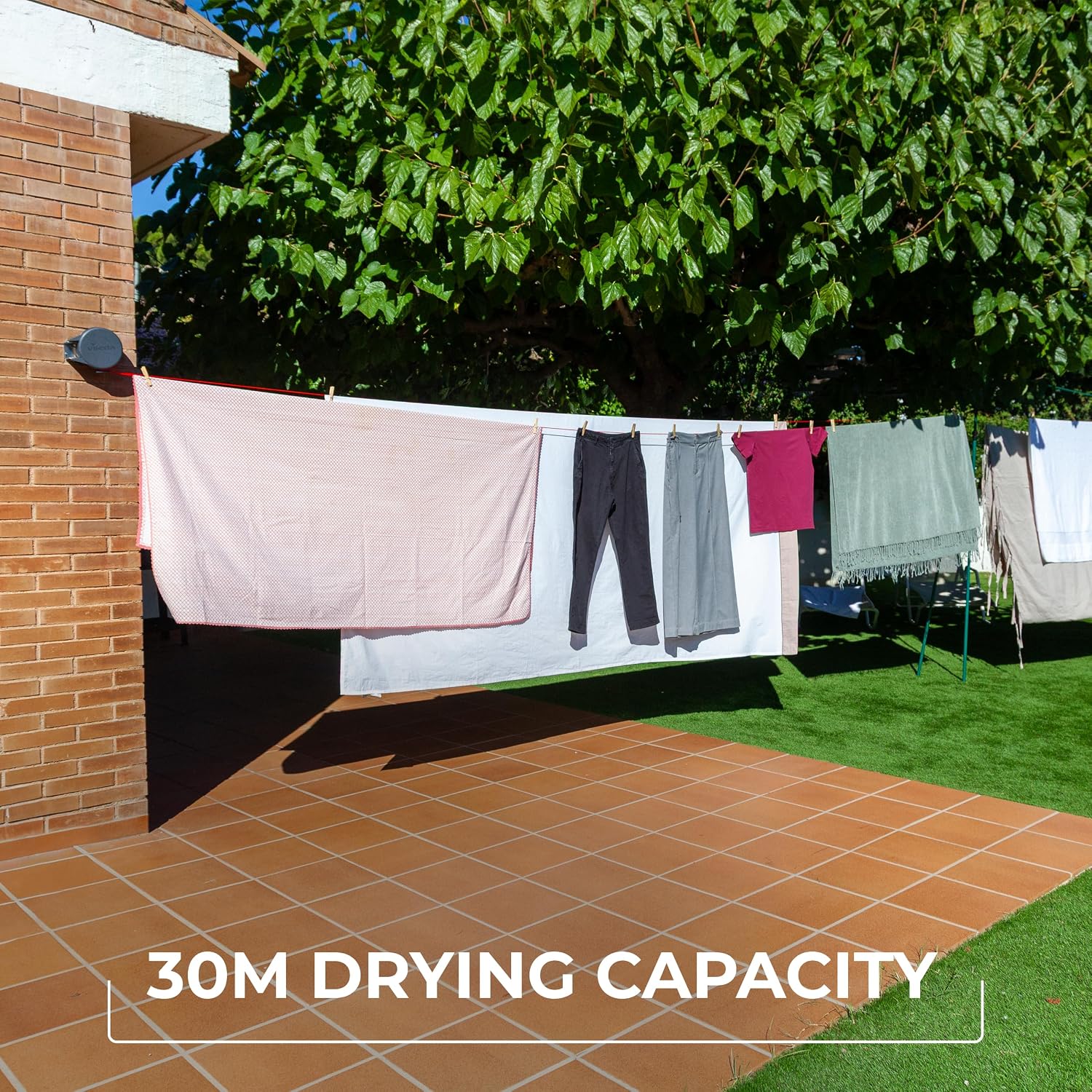 Vileda Dual Cordomatic Retractable Washing Line, 30m (2 x 15m Clothes Line) | Holds up to 30kg, Extendable Clothes Line with Automatic Retraction, UV‑Protected Case, Wall Mounted for Indoor & Outdoor Use